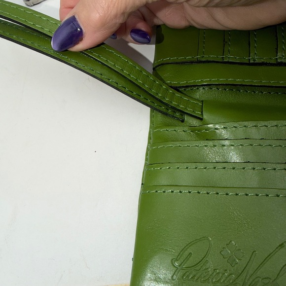 Patricia Nash Vintage Distress Annesley Wallet Foliage Green Leather RFID - Picture 7 of 10